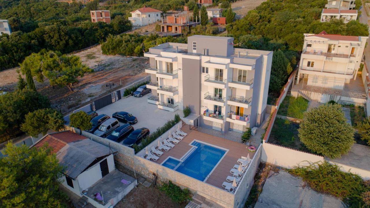 Appartement Posejdon Lux à Utjeha-Bušat Extérieur photo