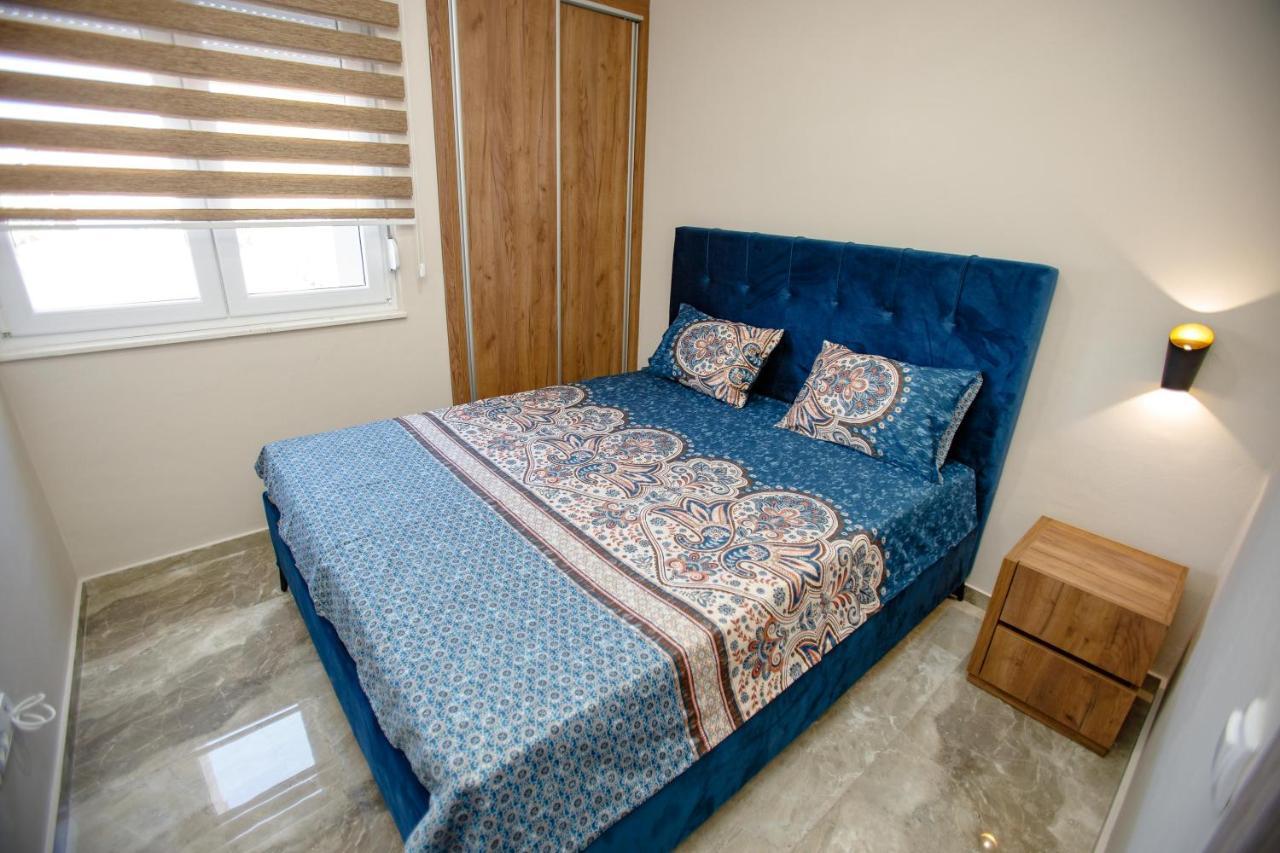 Appartement Posejdon Lux à Utjeha-Bušat Extérieur photo
