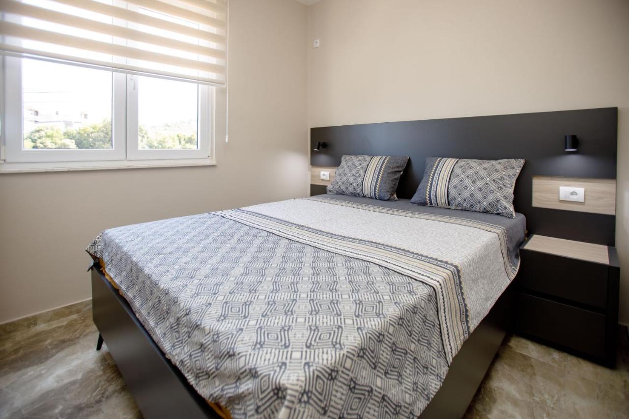 Appartement Posejdon Lux à Utjeha-Bušat Extérieur photo