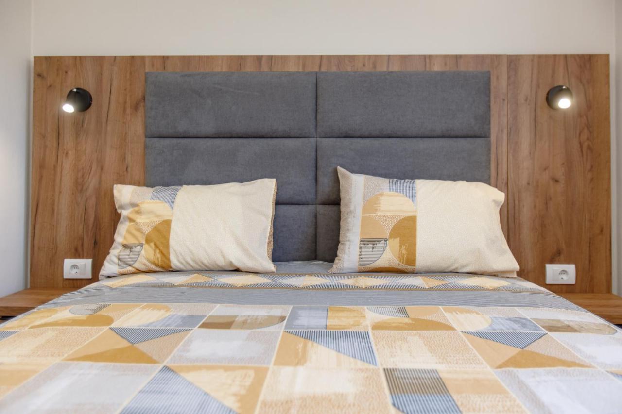 Appartement Posejdon Lux à Utjeha-Bušat Extérieur photo