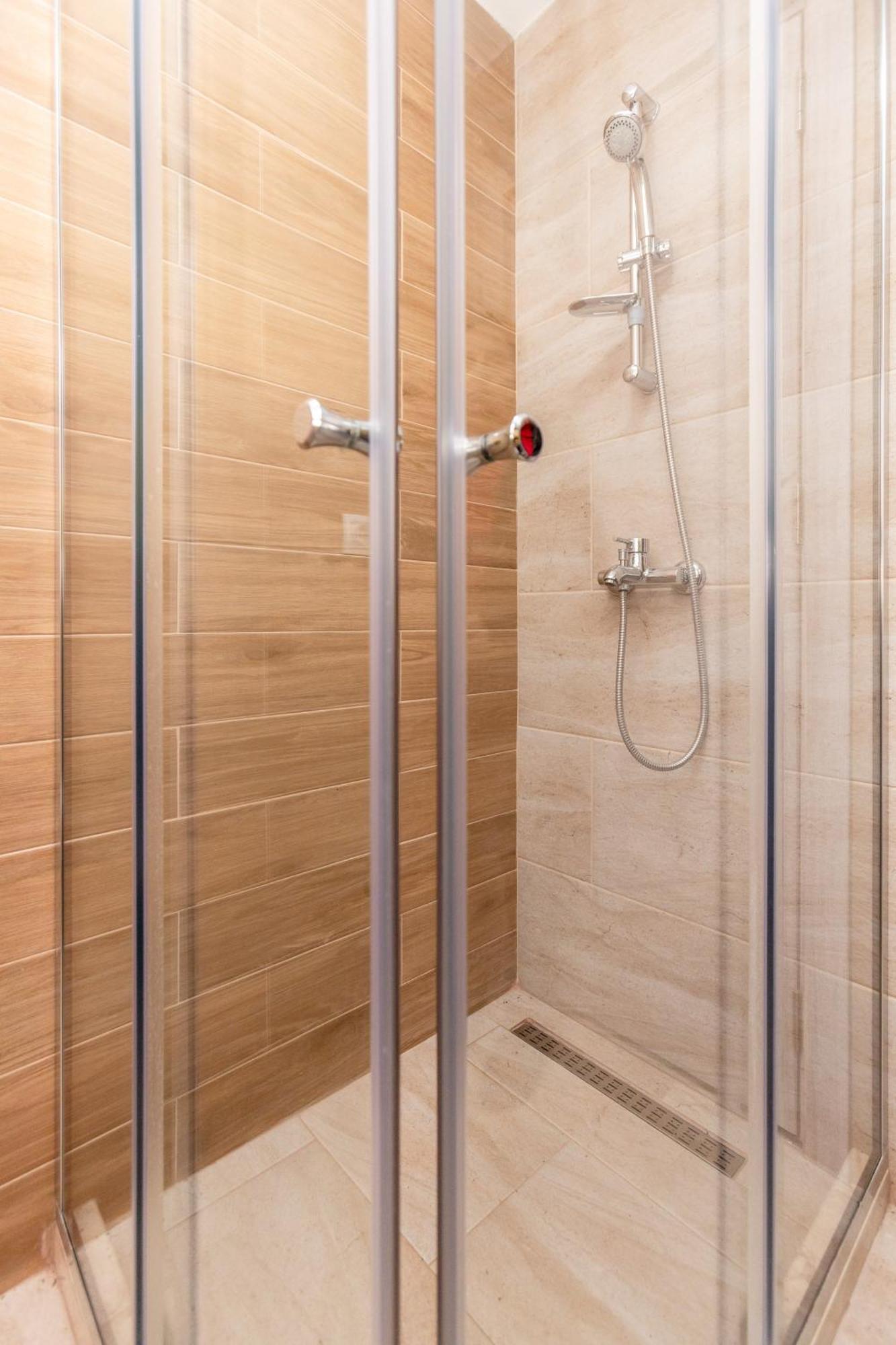 Appartement Posejdon Lux à Utjeha-Bušat Extérieur photo