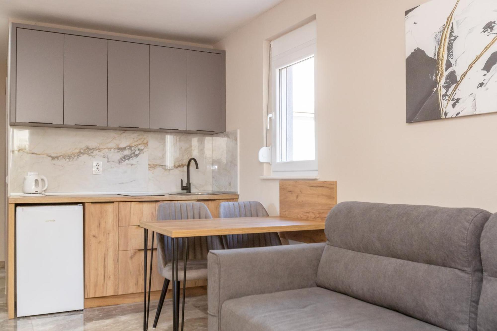 Appartement Posejdon Lux à Utjeha-Bušat Extérieur photo