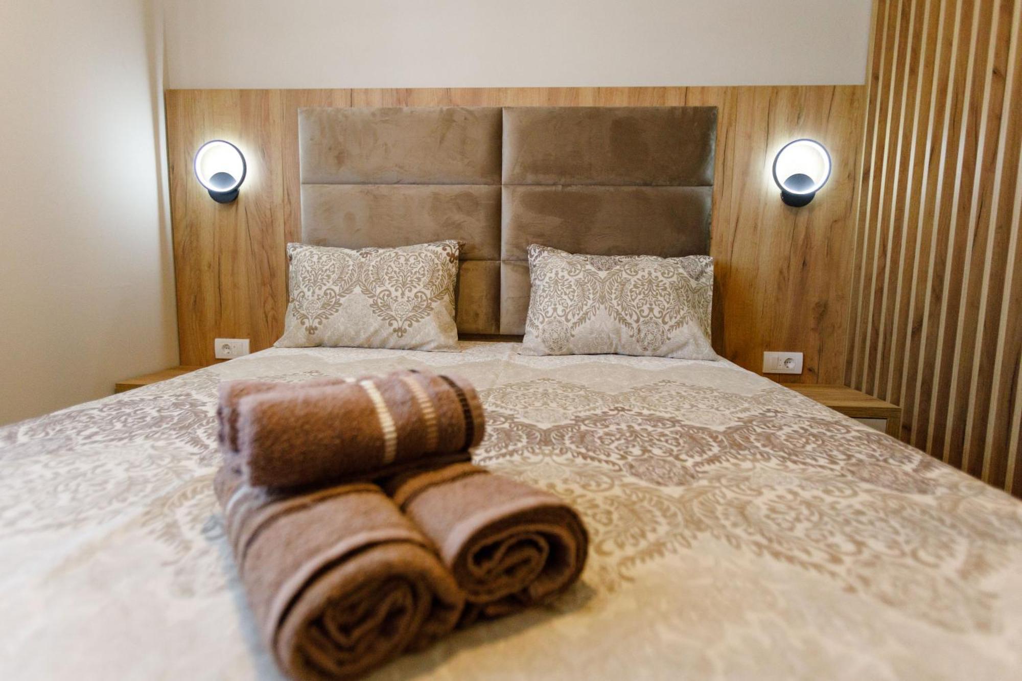 Appartement Posejdon Lux à Utjeha-Bušat Extérieur photo