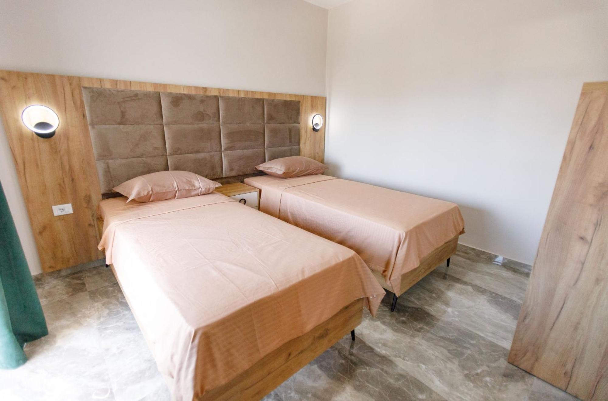 Appartement Posejdon Lux à Utjeha-Bušat Extérieur photo